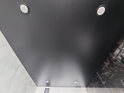 Чёрный-матовый-теневой натяжной потолок в санузле на профиле Eurokraab 