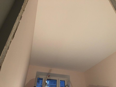 Тканевый потолок в спальной комнате 