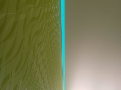 Контурный натяжной потолок с RGB-подсветкой