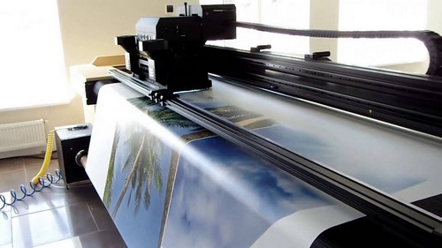 Плоттер (принтер) для  печати изображение на натяжных потолках