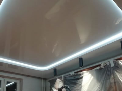 Многоуровневые потолки с боковой подсветкой - Фото 3